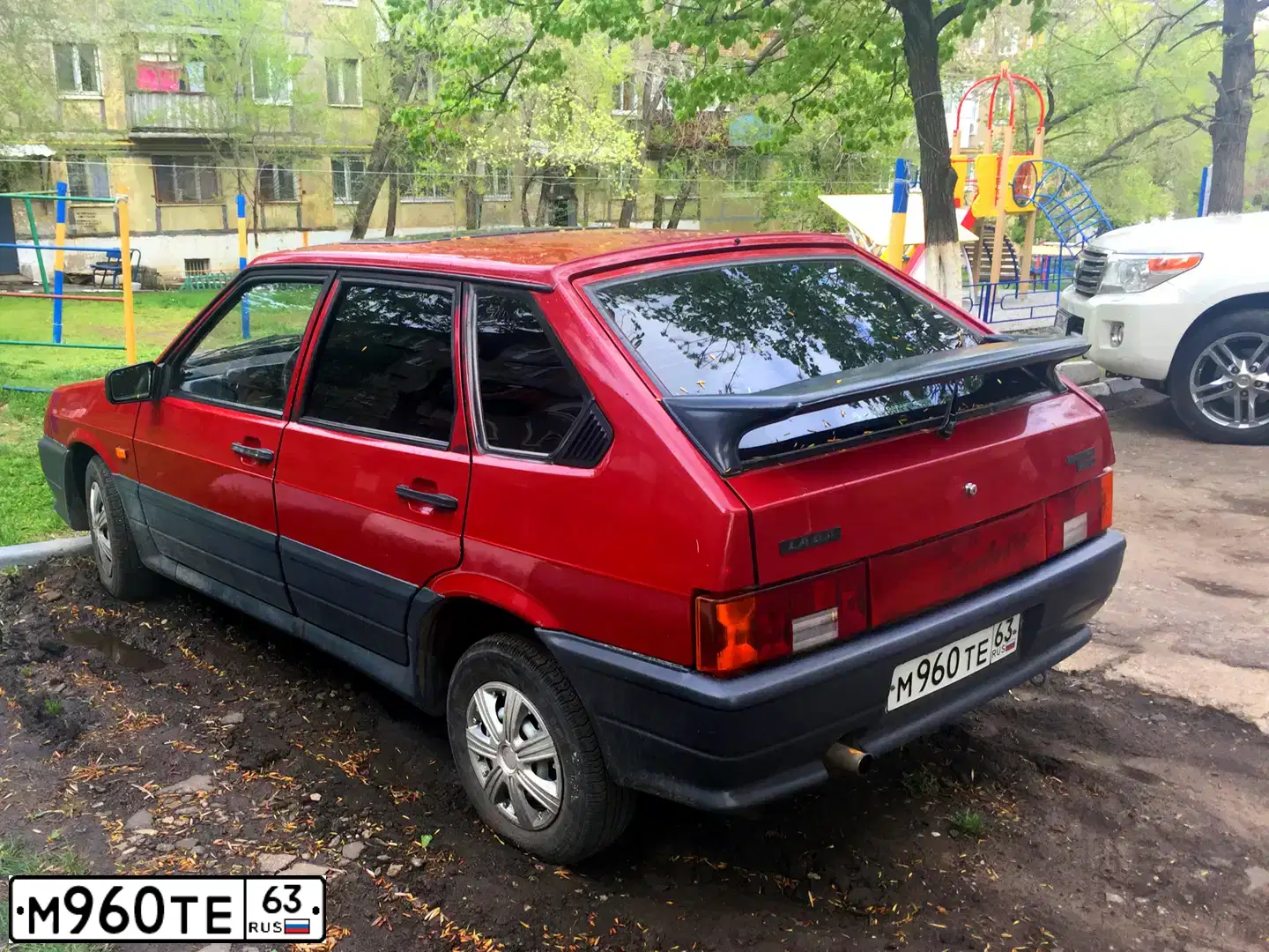Фото автомобиля LADA 2109 SAMARA, 1990 — госномер М960ТЕ63. Цвет: ВИШНЕВЫЙ