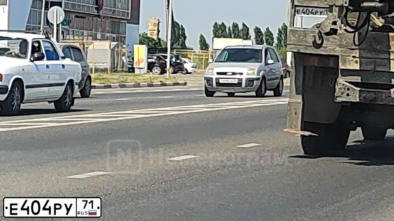 Фото автомобиля RENAULT /GRAND/ ESPACE, 2004 — госномер Н230НР797. Цвет: Красный