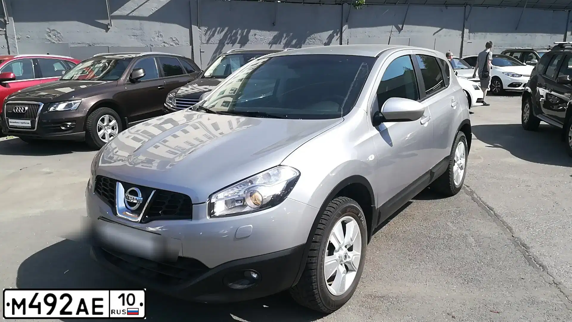 Фото автомобиля NISSAN QASHQAI, 2013 — госномер К386РМ198. Цвет: СЕРЕБРИСТЫЙ