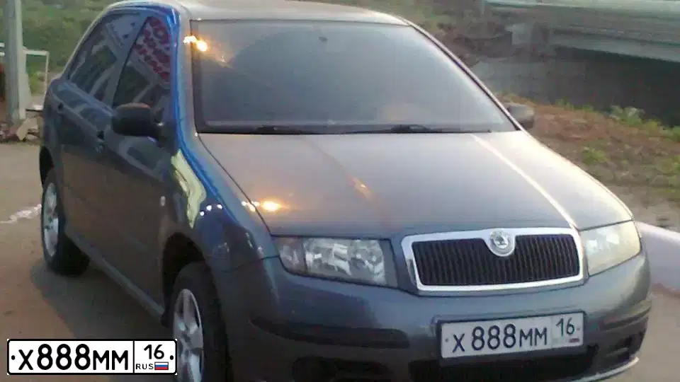 Фото автомобиля TOYOTA AVENSIS, 2005 — госномер Х888ММ16. Цвет: ЧЕРНЫЙ