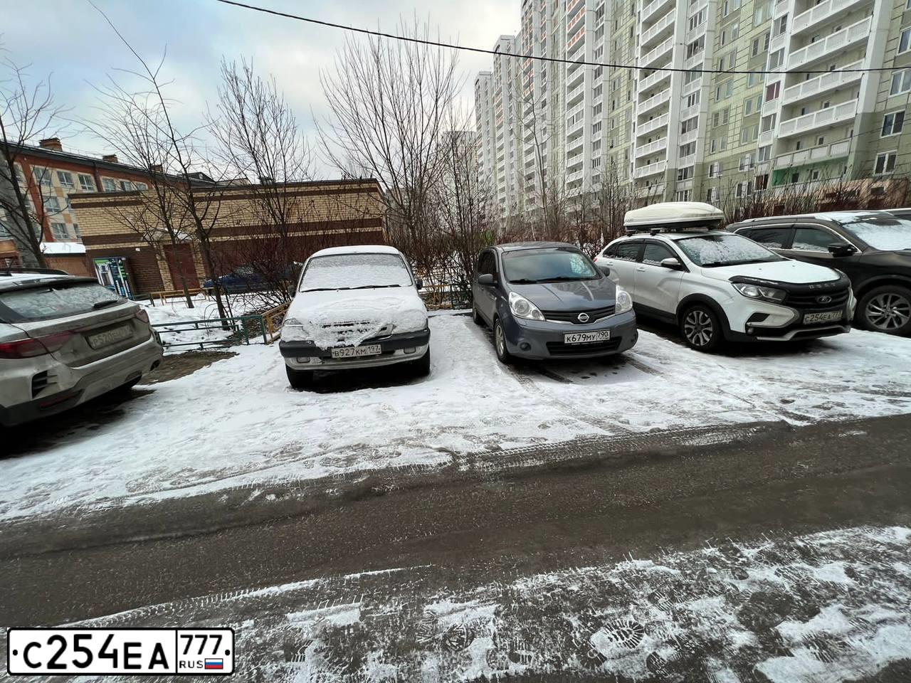 Фото автомобиля MERCEDES-BENZ E-CLASS Е 200 4МАТIС, 2021 — госномер С254ЕА797. Цвет: СЕРЫЙ