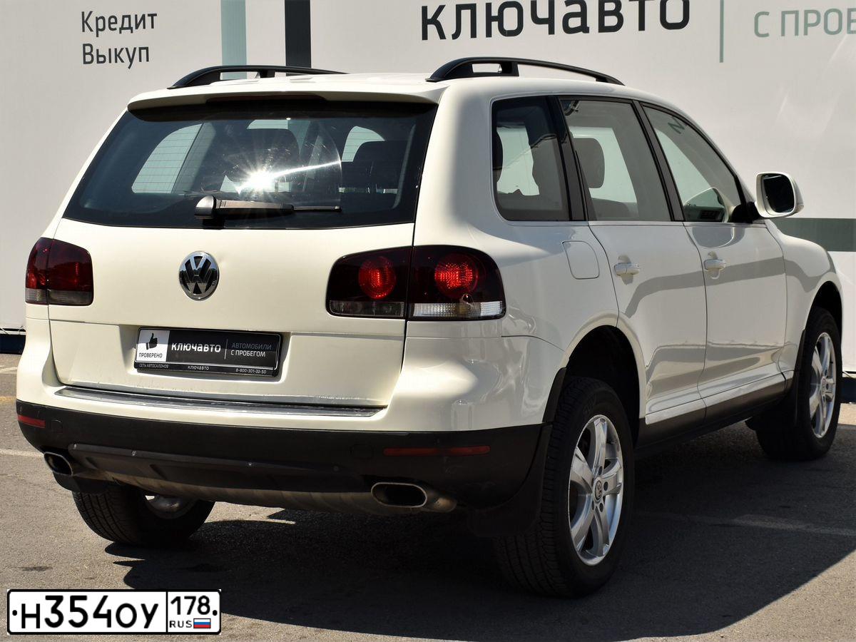 Фото автомобиля VOLKSWAGEN TOUAREG, 2008 — госномер А053ВО181. Цвет: Белый