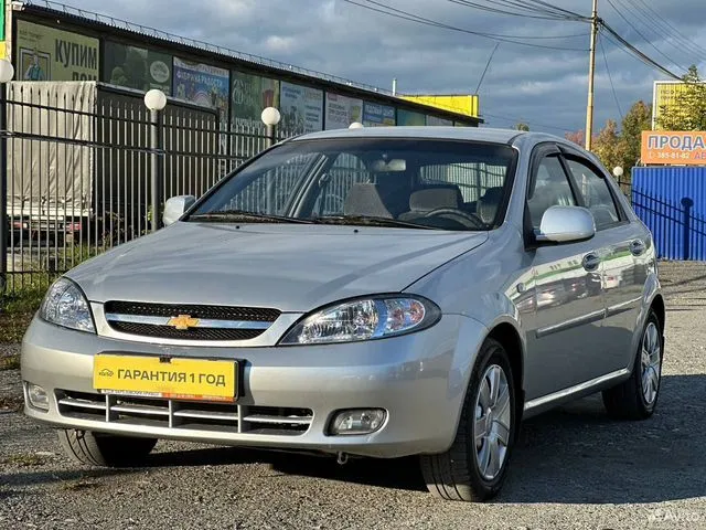 Фото автомобиля CHEVROLET LACETTI, 2010 — госномер Р767УК96. Цвет: СЕРЕБРИСТЫЙ