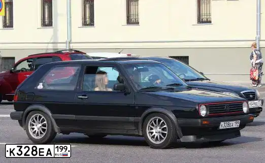 Фото автомобиля VOLKSWAGEN GOLF, 1989 — госномер В546РЕ37. Цвет: ЧЕРНЫЙ