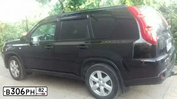 Фото автомобиля НИССАН X-TRAIL, 2008 — госномер В306РН82. Цвет: ЧЕРНЫЙ