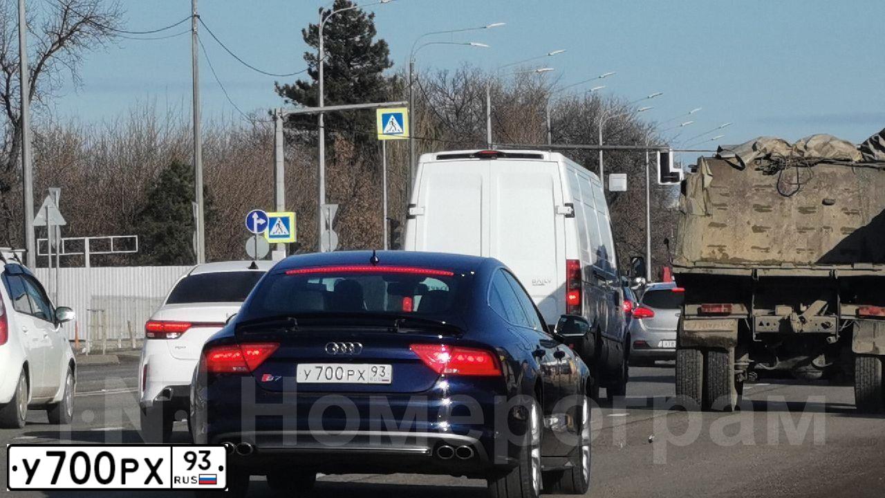 Фото автомобиля AUDI S7, 2012 — госномер Н918РН15. Цвет: Темно-синий