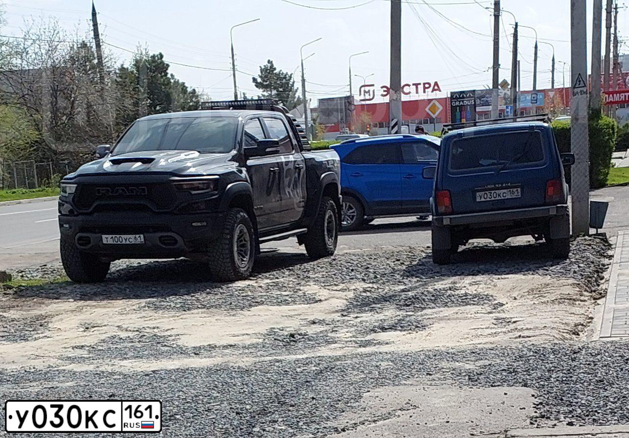 Фото автомобиля LADA 2121 NIVA, 2007 — госномер У030КС161. Цвет: синий