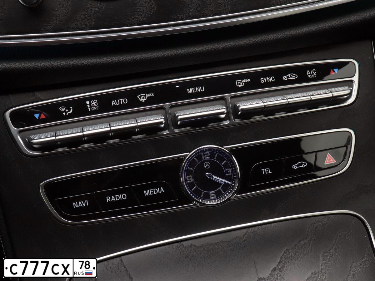 Фото автомобиля MERCEDES E-KLASSE, 2019 — госномер Н387НЕ761. Цвет: синий