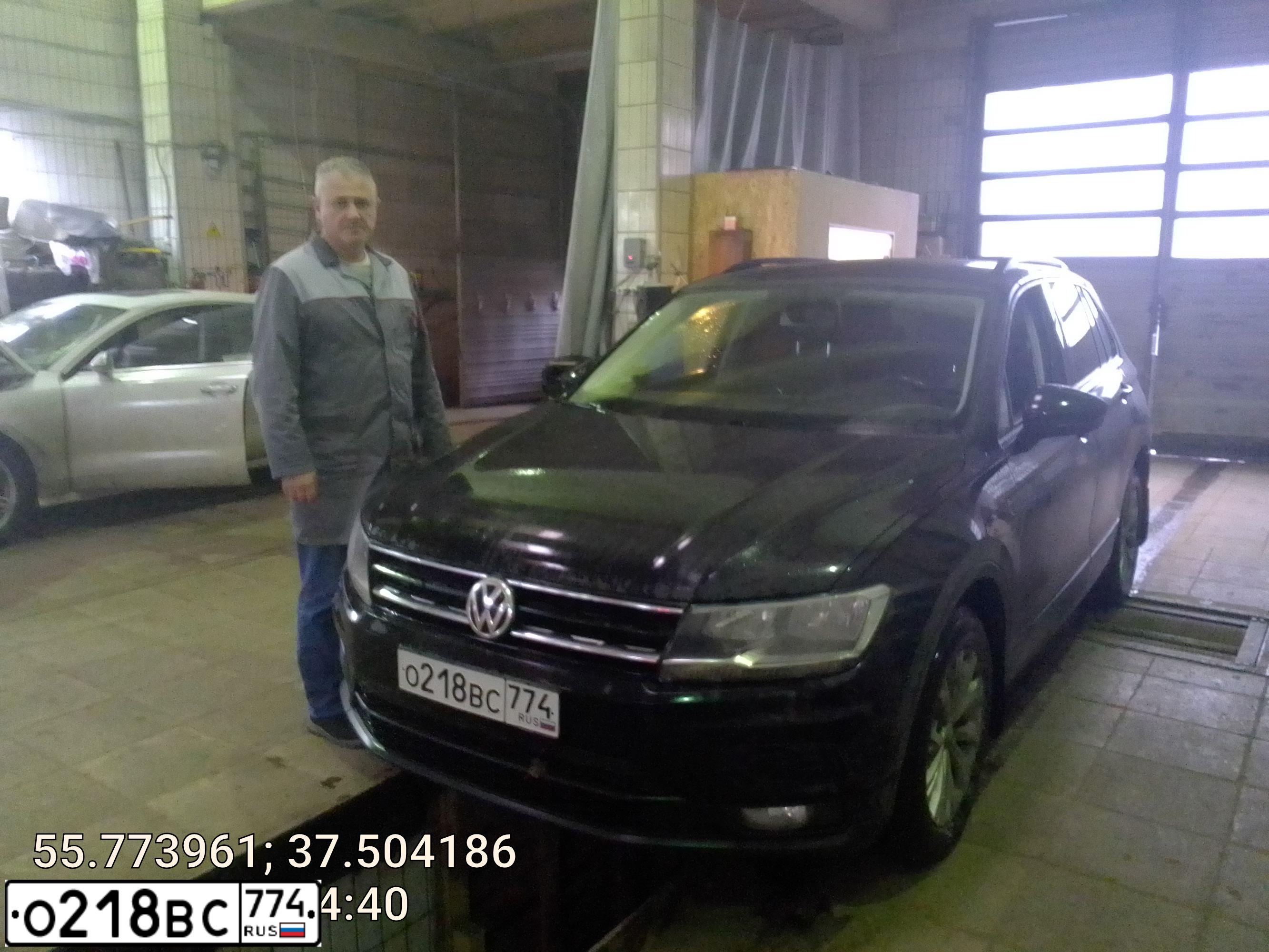Фото автомобиля VOLKSWAGEN TIGUAN, 2018 — госномер Т235РВ790. Цвет: ЧЕРНЫЙ