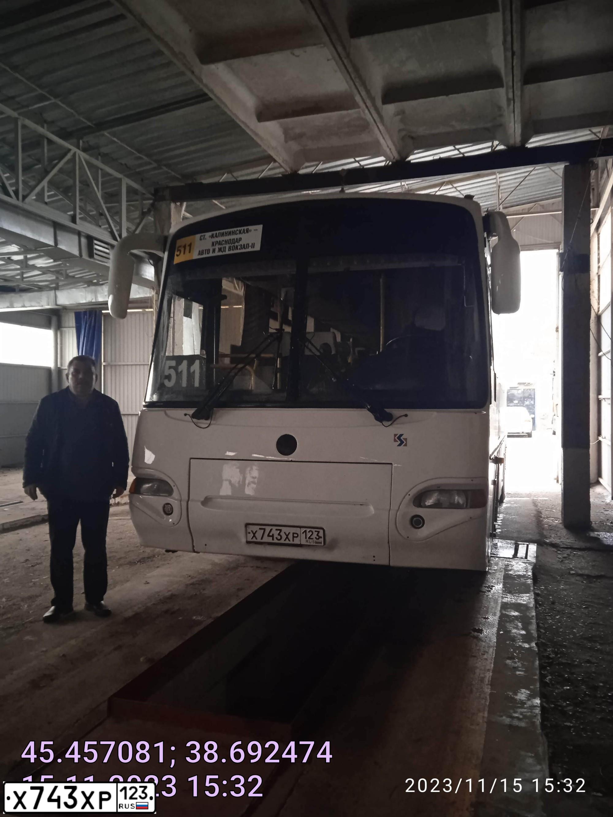 Фото автомобиля KAVZ 4238, 2012 — госномер О591МН11. Цвет: Белый