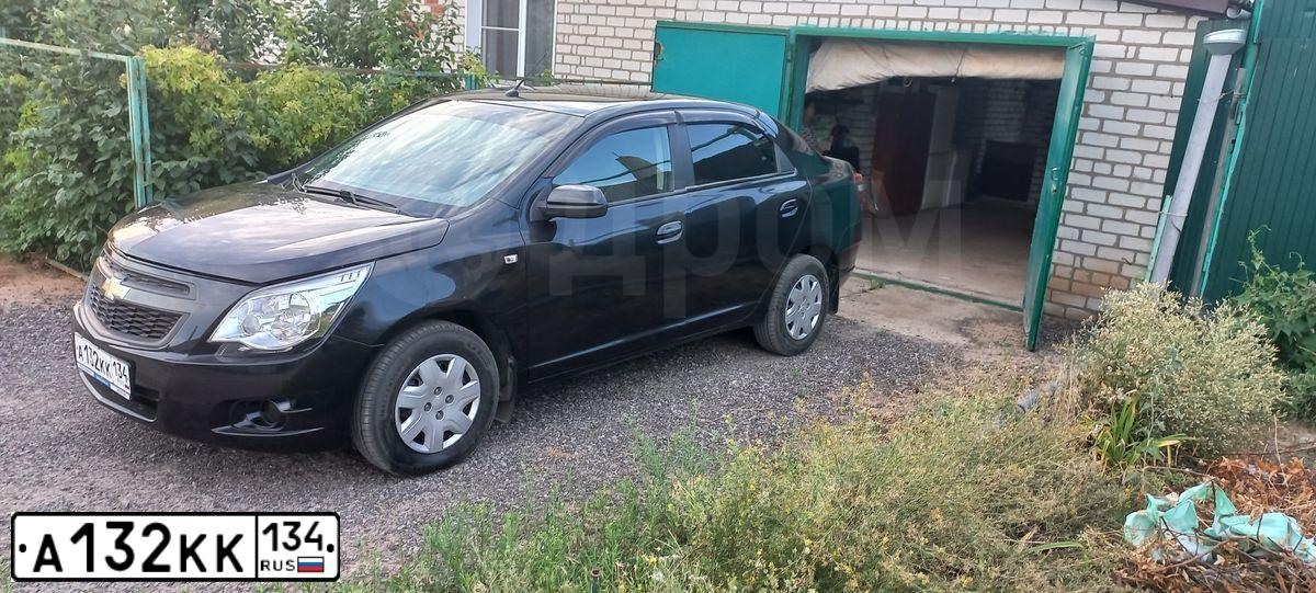 Фото автомобиля CHEVROLET COBALT, 2013 — госномер А132КК134. Цвет: ЧЕРНЫЙ