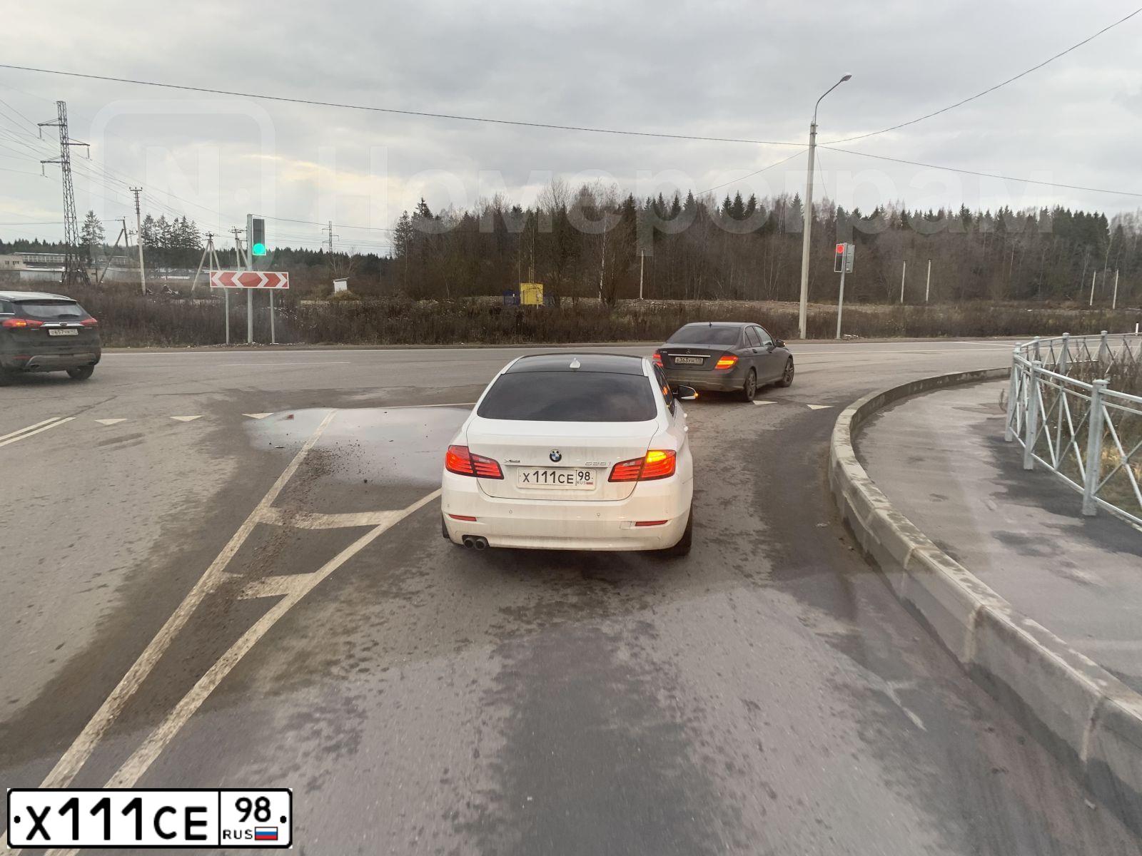 Фото автомобиля SAAB 9-3, 2008 — госномер Х111СЕ98. Цвет: серебристый