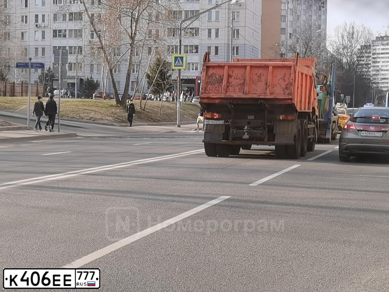 Фото автомобиля HONDA CIVIC, 2008 — госномер К406ЕЕ777. Цвет: СЕРЫЙ