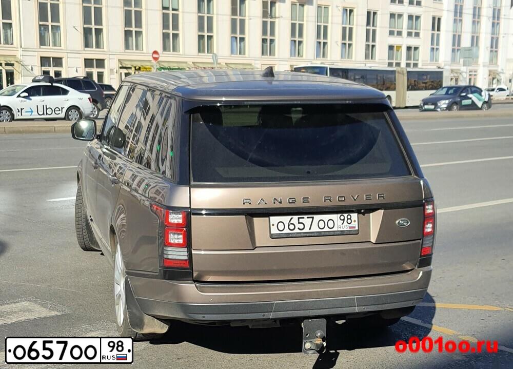 Фото автомобиля LANDROVER DISCOVERY, 2010 — госномер О657ОО98. Цвет: ЧЕРНЫЙ