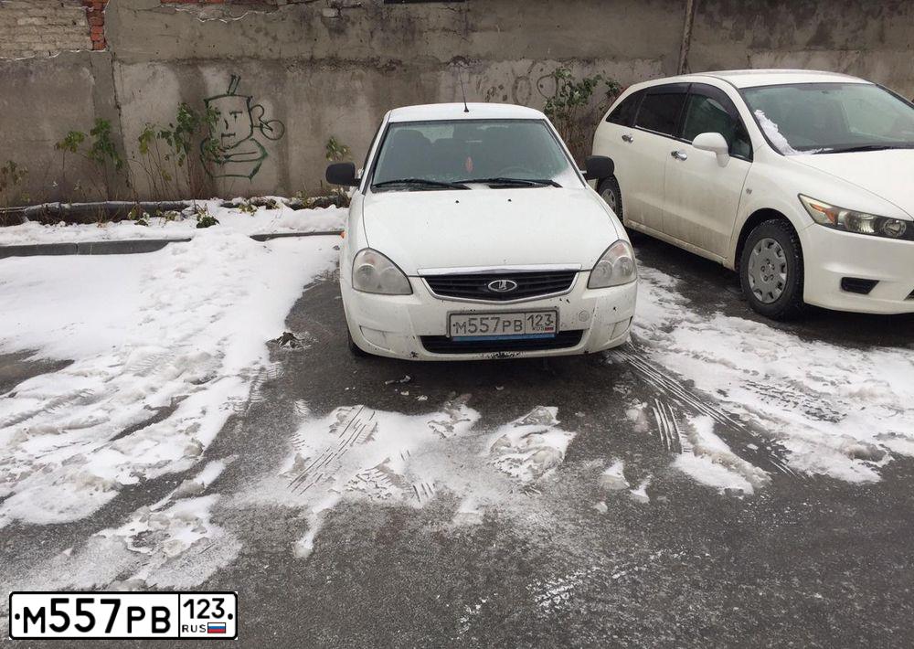 Фото автомобиля LADA 2170 PRIORA, 2013 — госномер А545УЕ186. Цвет: Белый