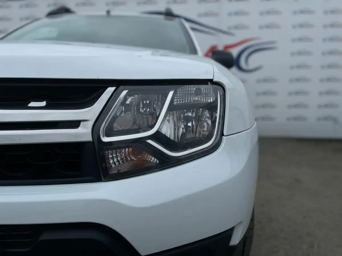 Фото автомобиля RENAULT DUSTER, 2019 — госномер К075КС186. Цвет: Белый