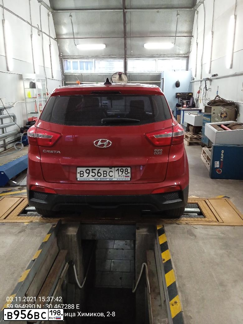 Фото автомобиля HYUNDAI CRETA, 2018 — госномер В956ВС198. Цвет: КРАСНЫЙ