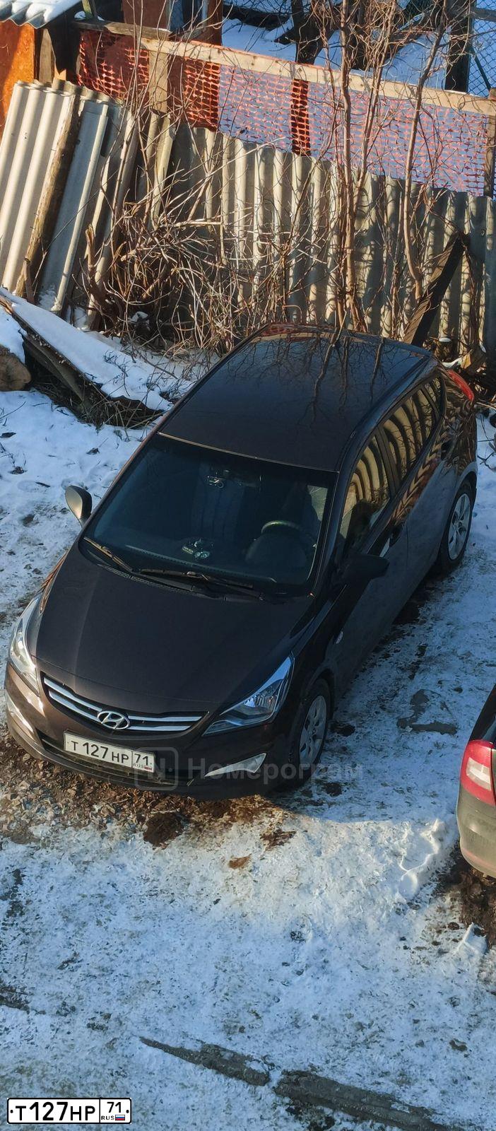 Фото автомобиля HYUNDAI SOLARIS, 2015 — госномер Т127НР71. Цвет: Коричневый