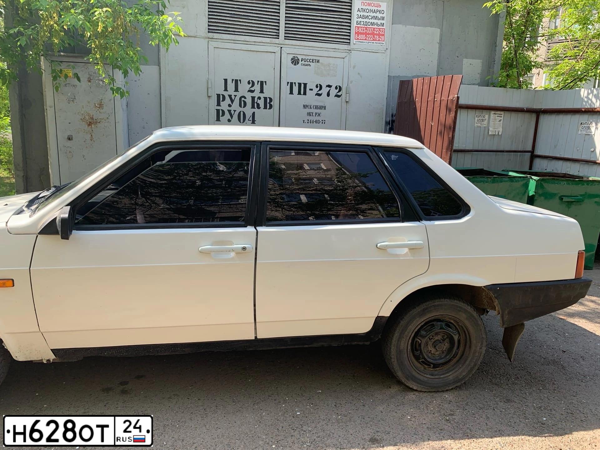 Фото автомобиля ВАЗ 21099, 1998 — госномер С964РК124. Цвет: Белый