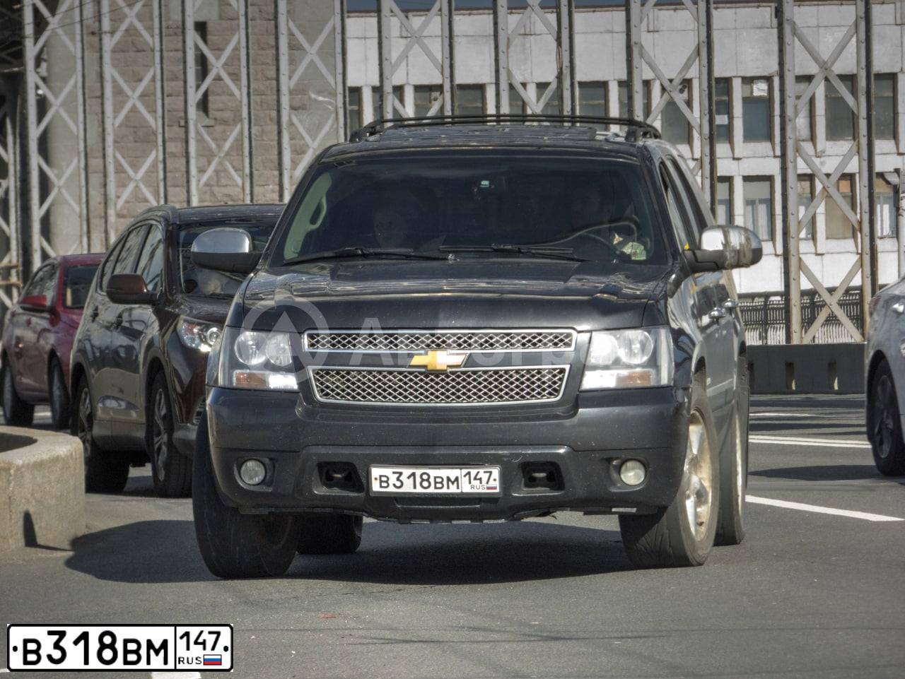 Фото автомобиля DODGE /GRAND/ CARAVAN, 2008 — госномер В318ВМ147. Цвет: Красный