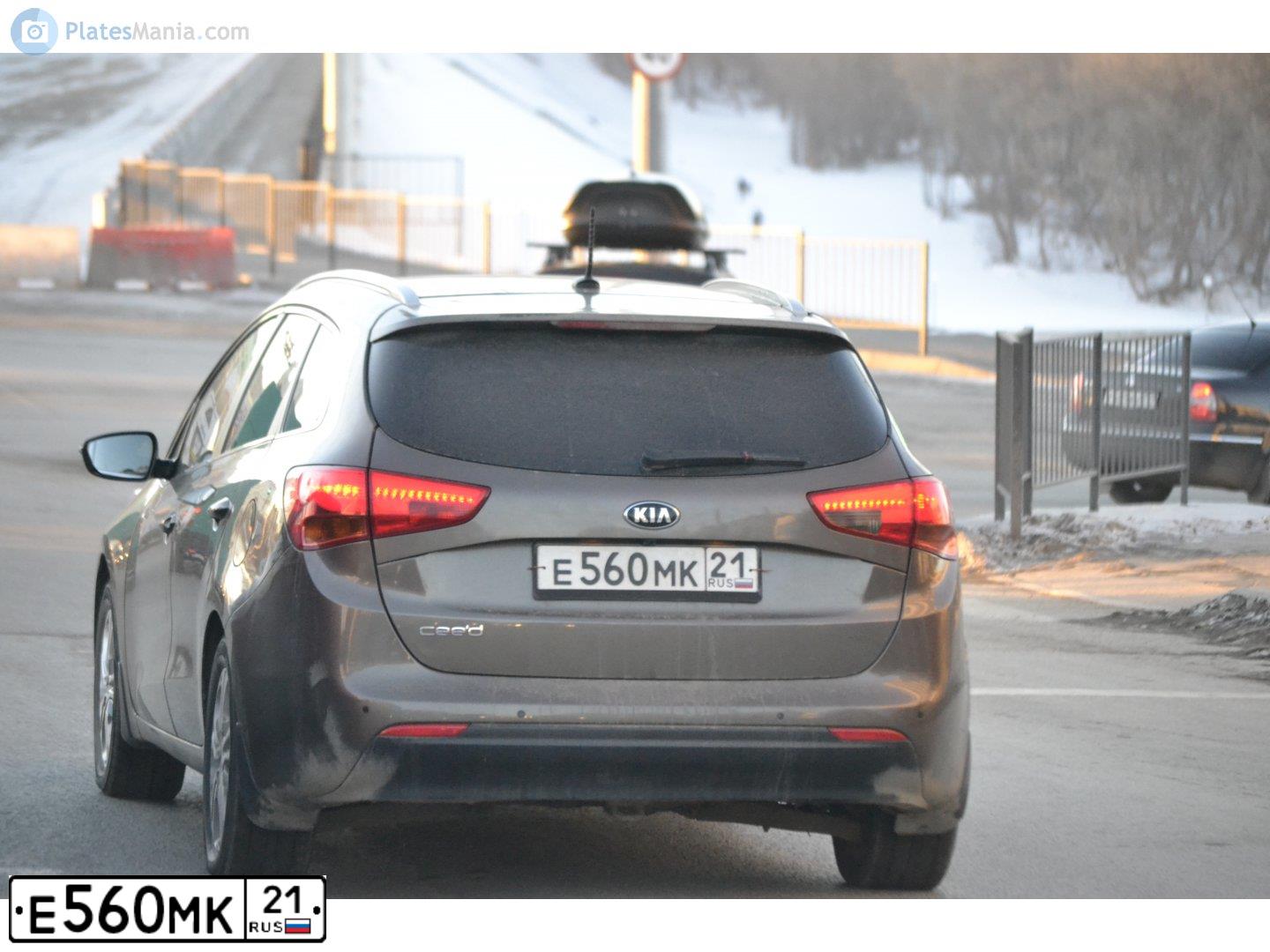 Фото автомобиля KIA CEE'D, 2013 — госномер Е560МК21. Цвет: КОРИЧНЕВЫЙ