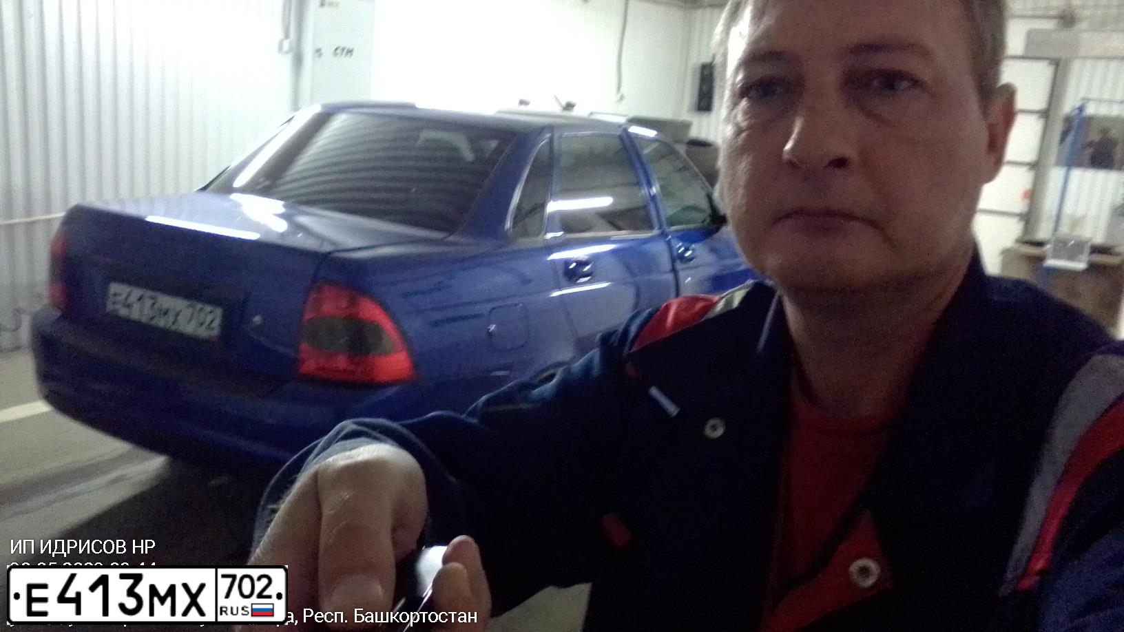Фото автомобиля LADA 2170 PRIORA, 2012 — госномер Е413МХ702. Цвет: СИНИЙ