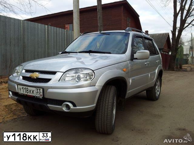 Фото автомобиля CHEVROLET NIVA, 2010 — госномер О436ЕЕ44. Цвет: СВЕТЛО-СЕРЕБРИСТЫЙ МЕТАЛЛ