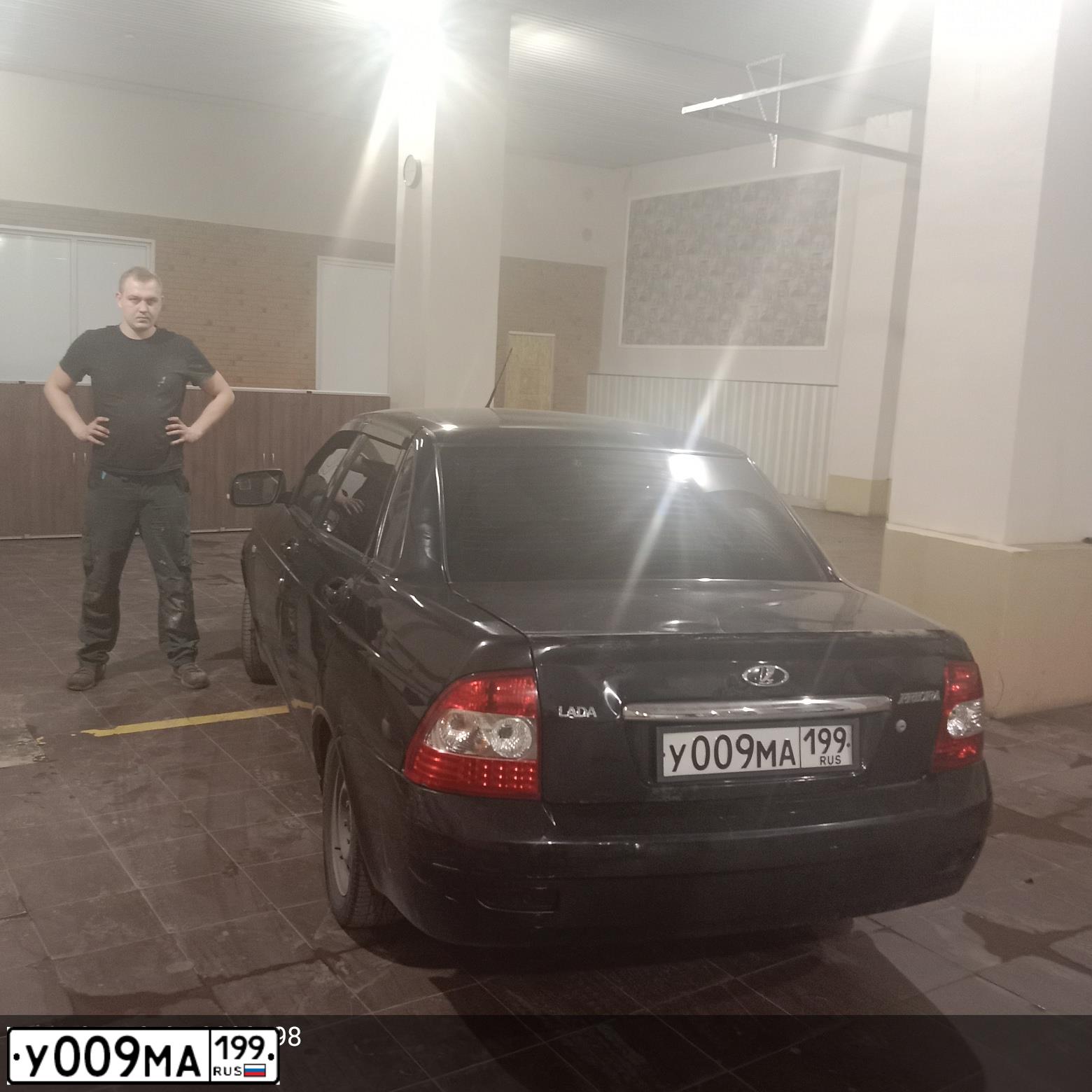 Фото автомобиля LADA 2170 PRIORA, 2013 — госномер У009МА199. Цвет: СИНЕ-ЧЕРНЫЙ