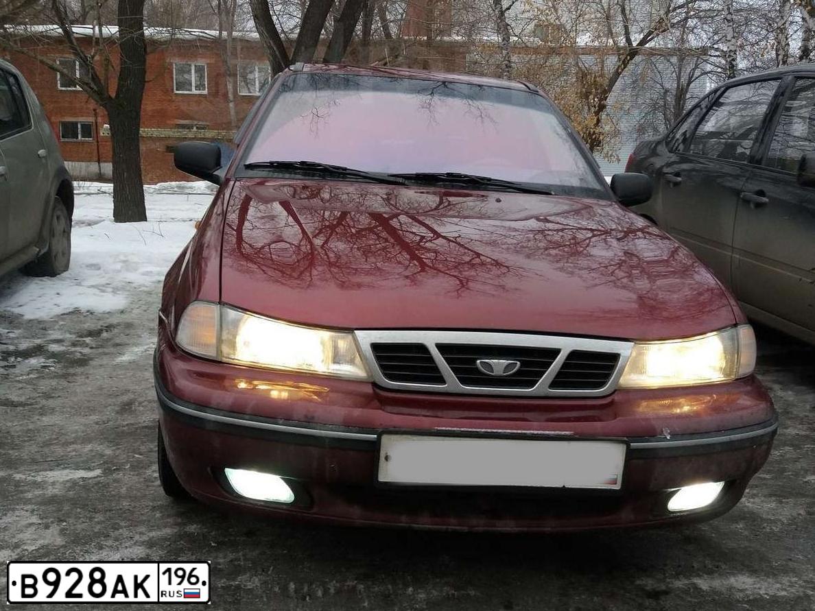 Фото автомобиля DAEWOO NEXIA, 2007 — госномер В928АК196. Цвет: ТЕМНО-КРАСНЫЙ