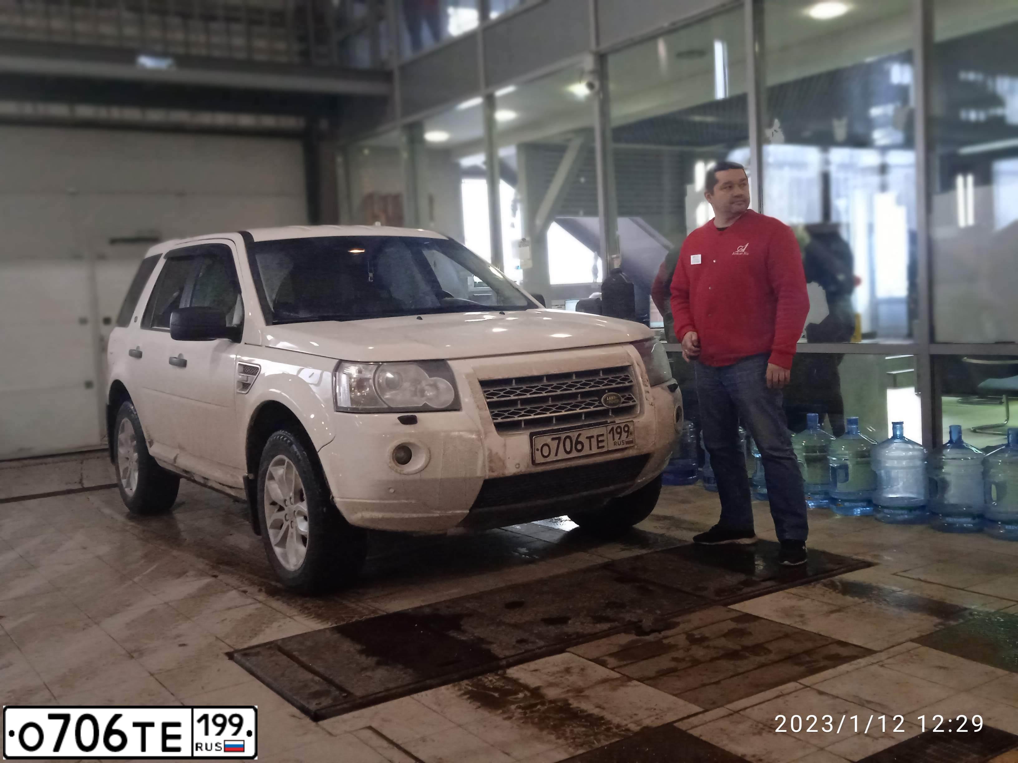 Фото автомобиля LANDROVER FREELANDER, 2009 — госномер К238АК977. Цвет: Белый