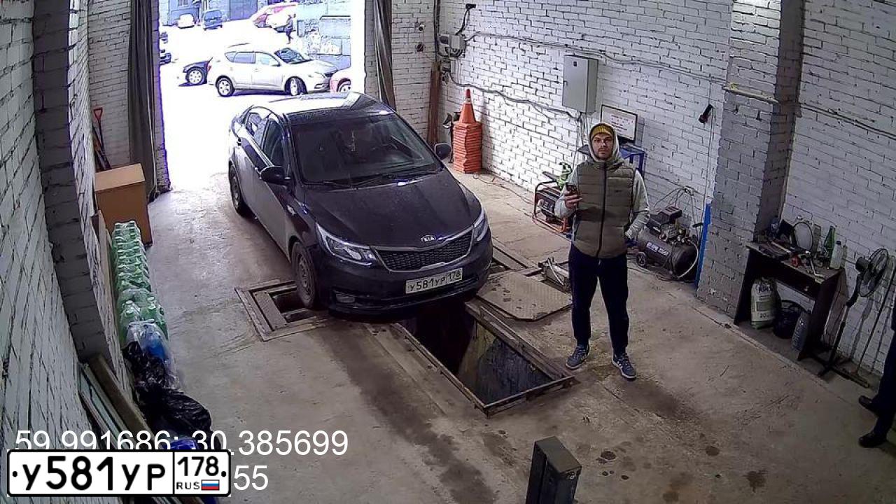 Фото автомобиля KIA RIO, 2016 — госномер У581УР178. Цвет: ЧЕРНЫЙ