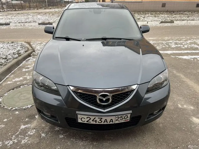 Фото автомобиля MAZDA 3, 2008 — госномер С243АА250. Цвет: СЕРЫЙ