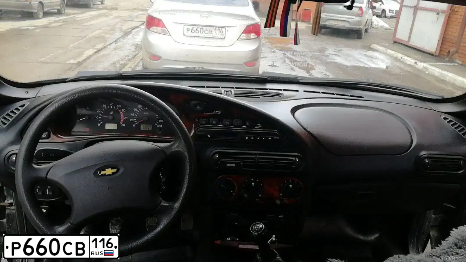 Фото автомобиля HYUNDAI SOLARIS, 2012 — госномер Р660СВ116. Цвет: СЕРЕБРИСТЫЙ