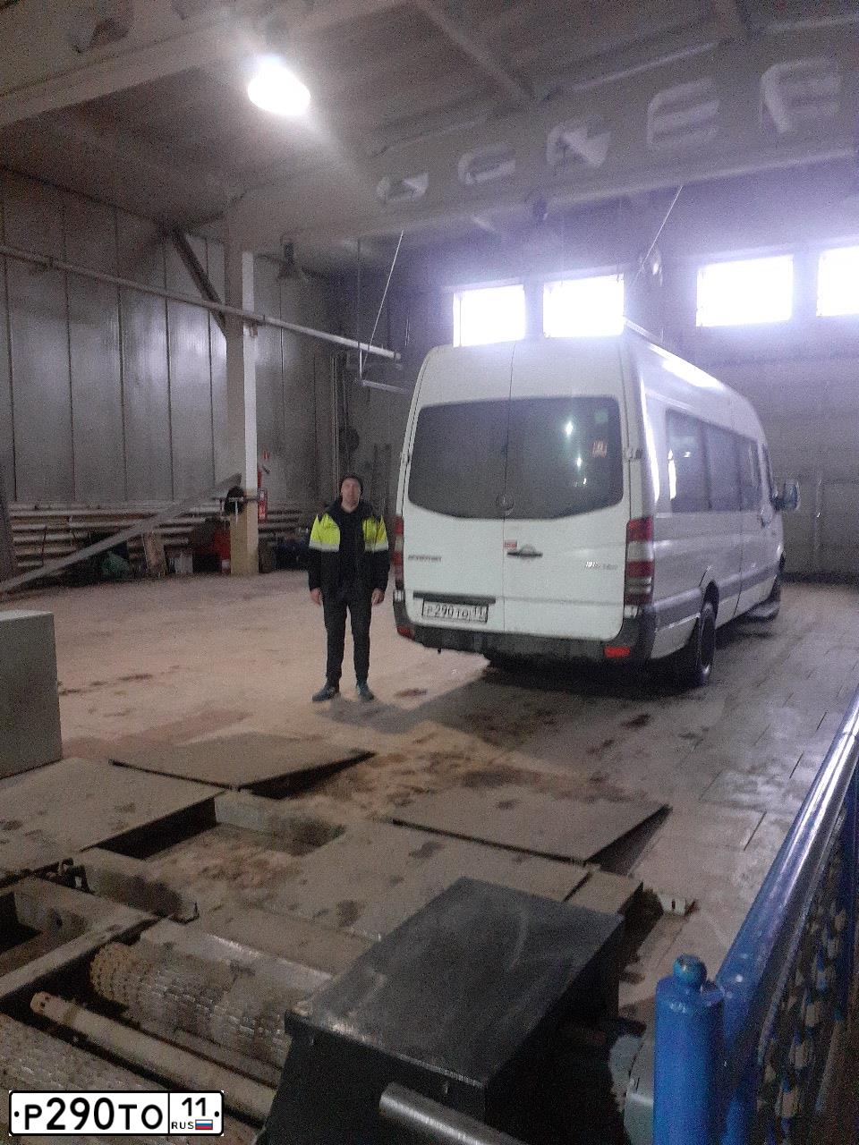 Фото автомобиля MERCEDES SPRINTER, 2017 — госномер А475СВ83. Цвет: Белый