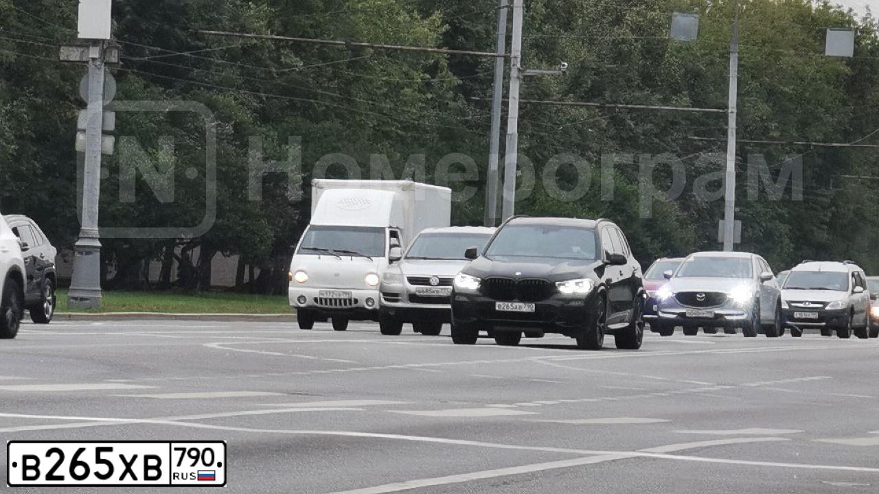 Фото автомобиля CHERY TIGGO 7, 2022 — госномер Р794ЕО40. Цвет: СЕРЫЙ