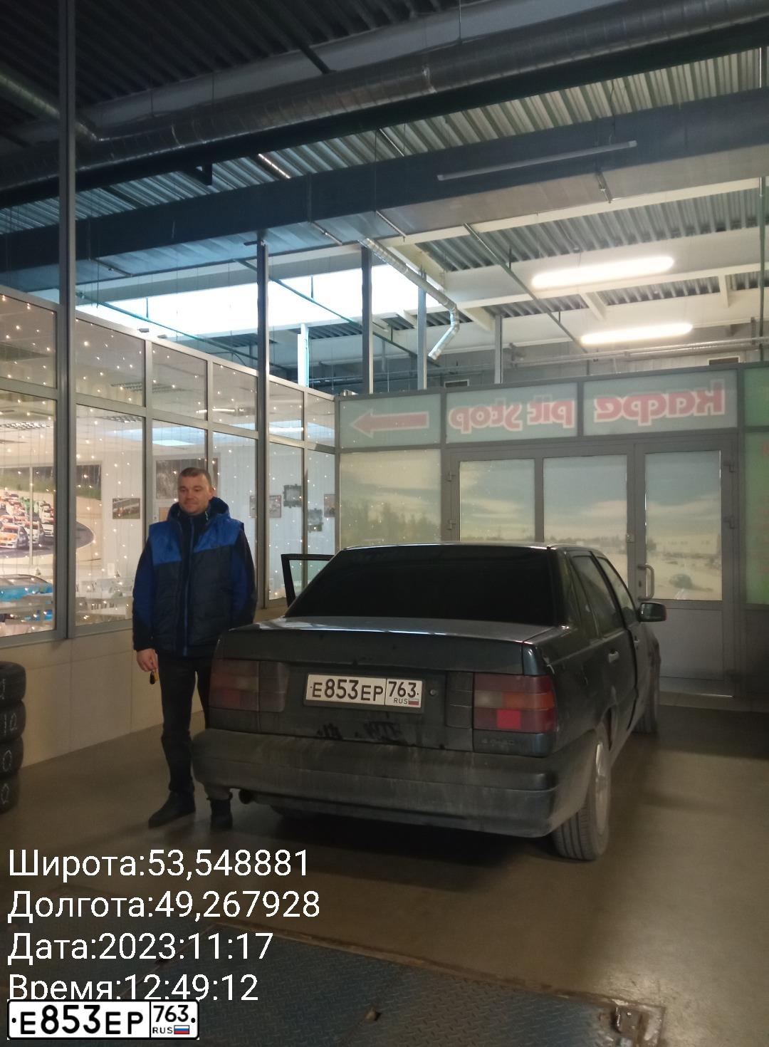 Фото автомобиля VOLVO 850, 1994 — госномер Е853ЕР763. Цвет: ТЕМНО-СИНИЙ