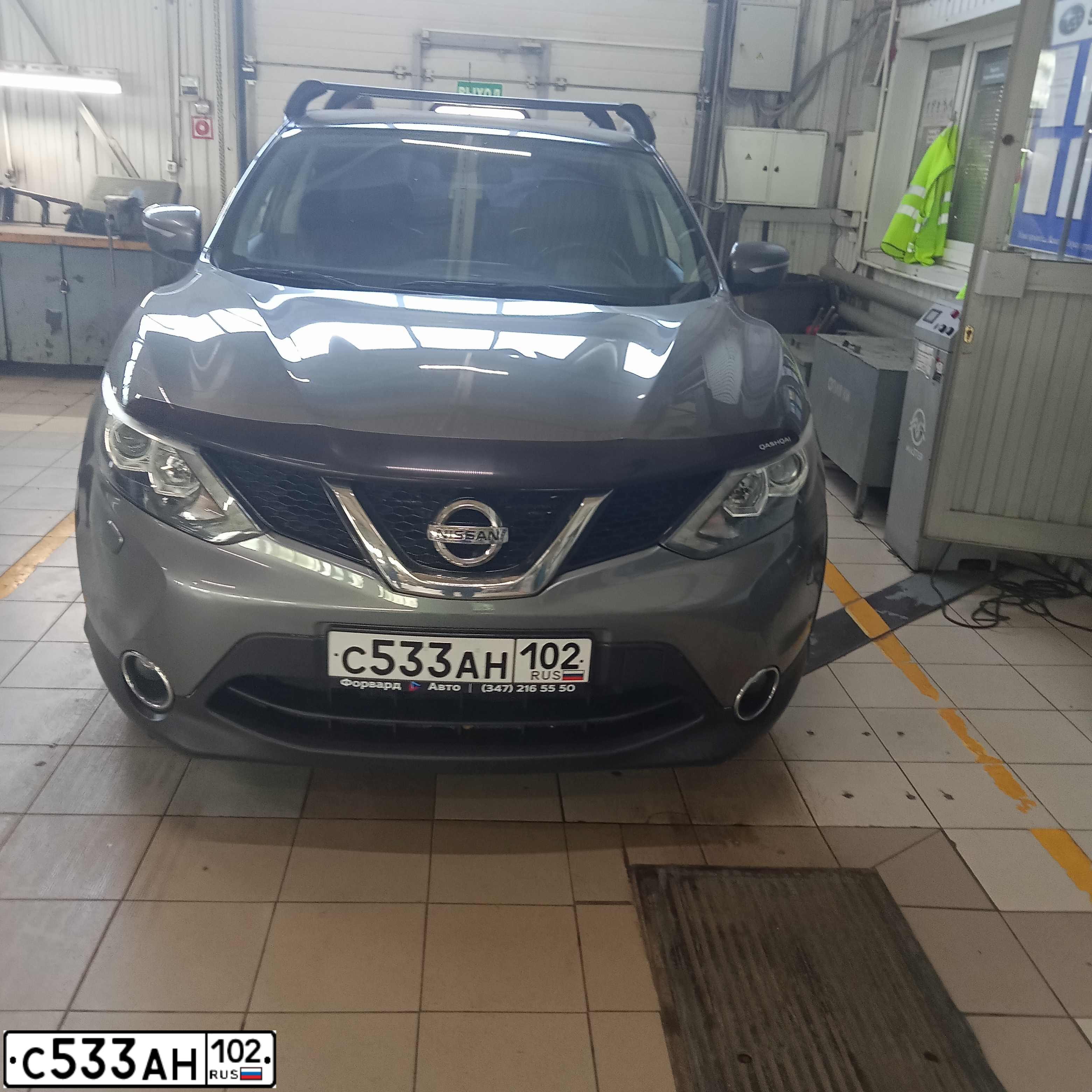 Фото автомобиля NISSAN QASHQAI, 2014 — госномер С533АН102. Цвет: СЕРЫЙ