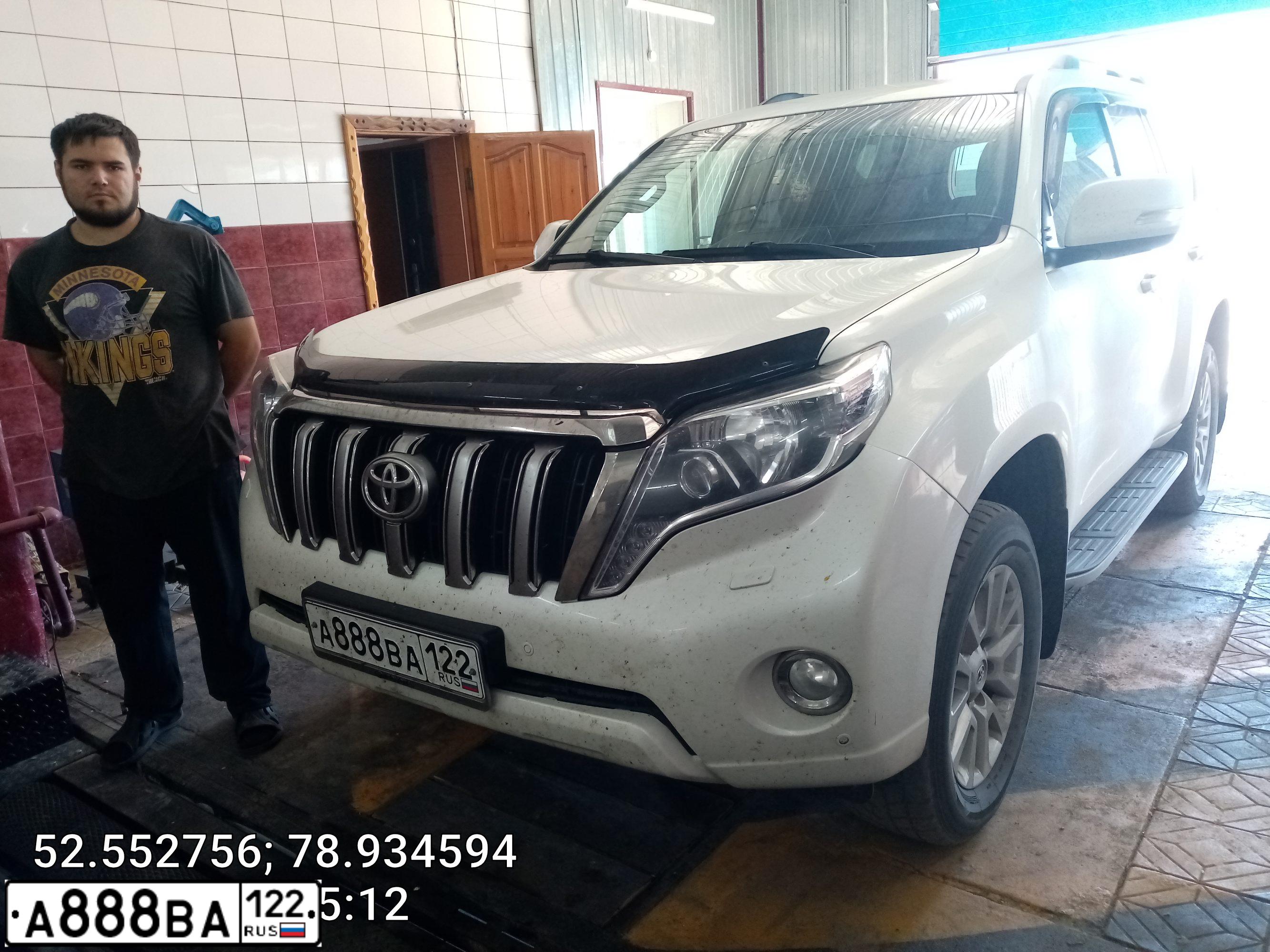 Фото автомобиля TOYOTA LANDCRUISER, 2014 — госномер А888ВА122. Цвет: БЕЛЫЙ ПЕРЛАМУТР