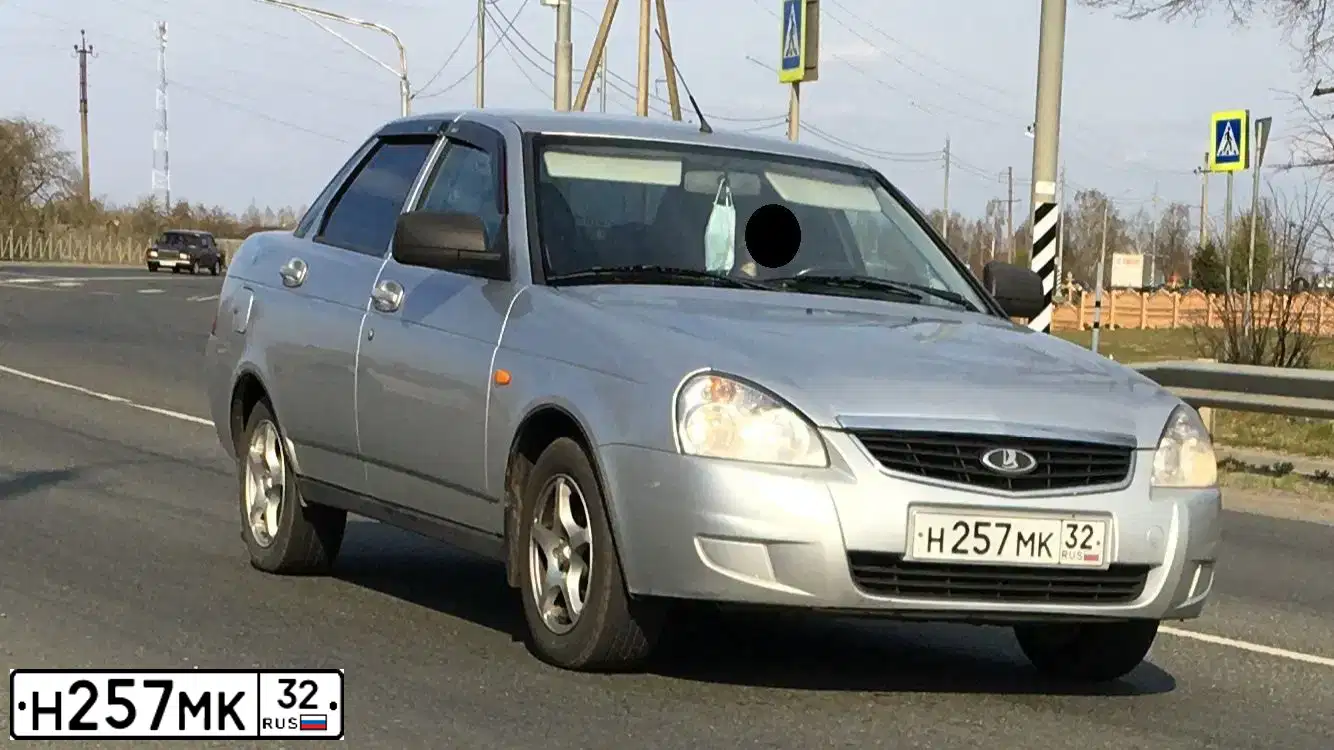Фото автомобиля LADA PRIORA, 2012 — госномер Х655ВН31. Цвет: СВЕТЛО-СЕРЕБРИСТЫЙ МЕТАЛЛ