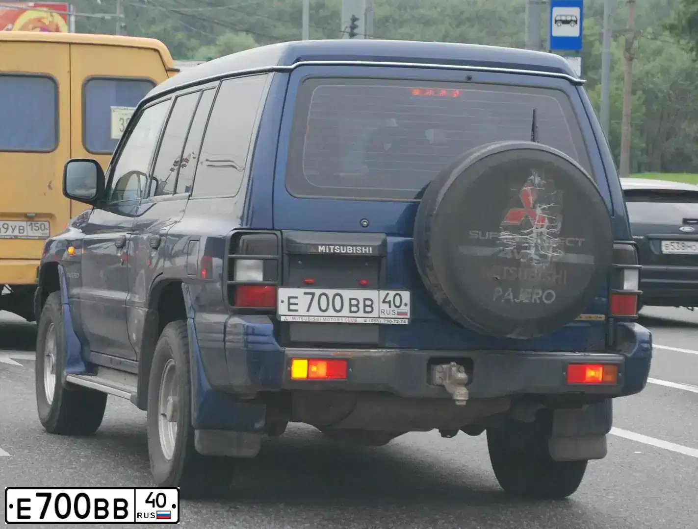 Фото автомобиля MITSUBISHI PAJERO, 2010 — госномер Е700ВВ40. Цвет: Белый