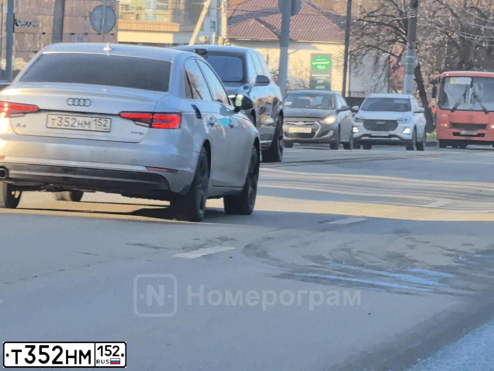 Фото автомобиля AUDI A4, 2018 — госномер Т352НМ152. Цвет: Серебристый