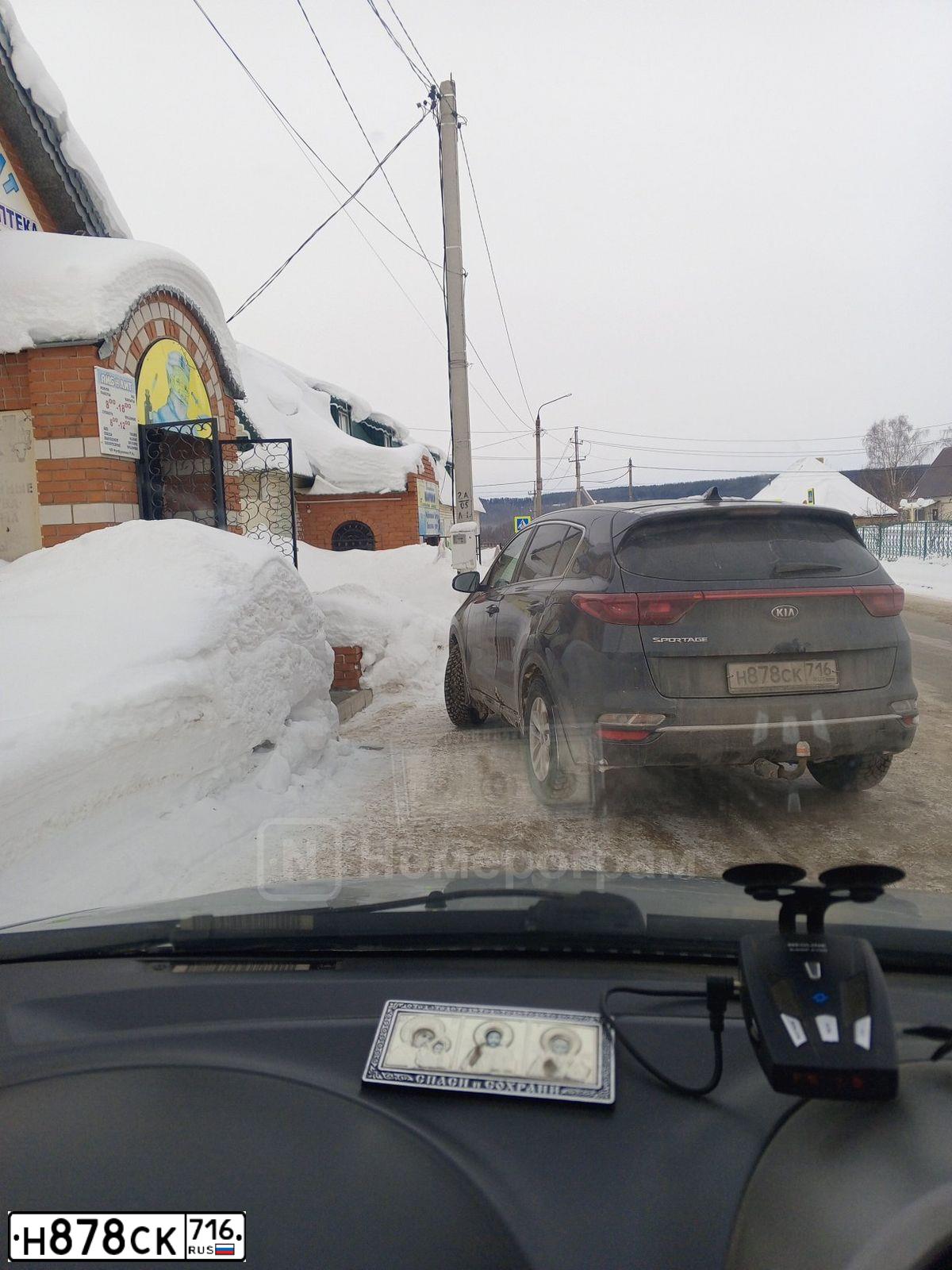 Фото автомобиля KIA SPORTAGE, 2019 — госномер Н878СК716. Цвет: Серый