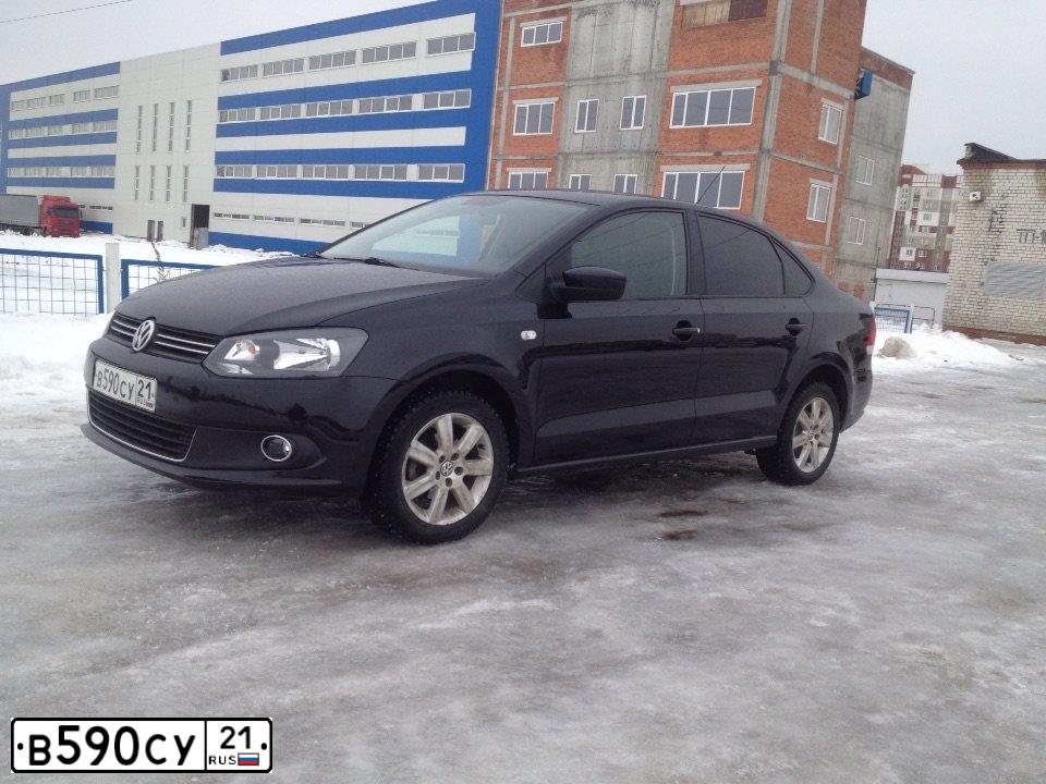 Фото автомобиля VOLKSWAGEN POLO, 2013 — госномер Н276ЕТ21. Цвет: ЧЕРНЫЙ