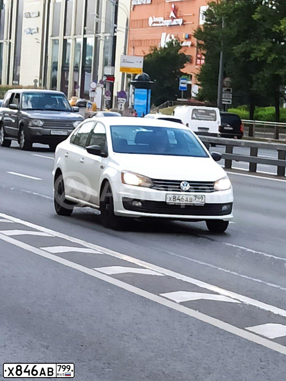 Фото автомобиля VOLKSWAGEN POLO, 2017 — госномер Х846АВ799. Цвет: БЕЛЫЙ