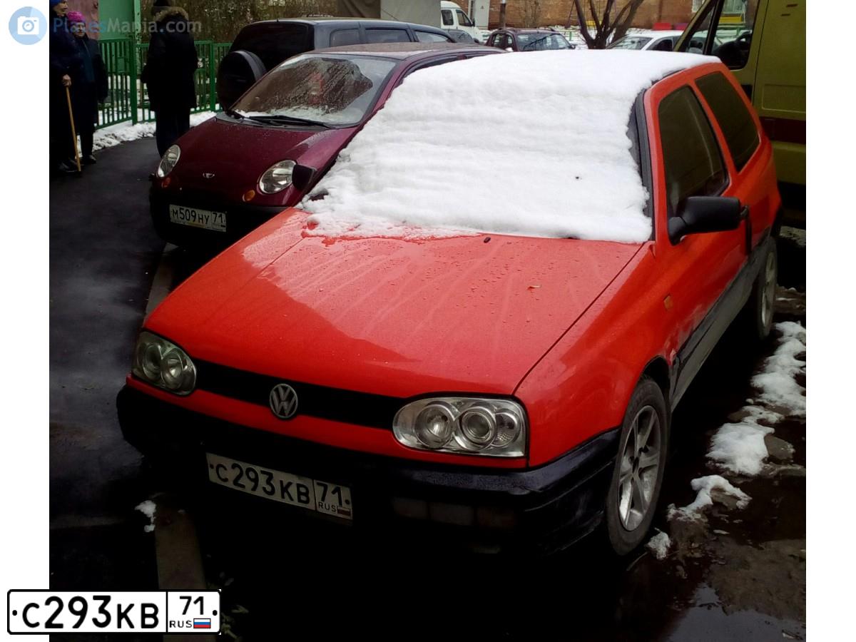 Фото автомобиля VOLKSWAGEN GOLF, 1993 — госномер С293КВ71. Цвет: Красный