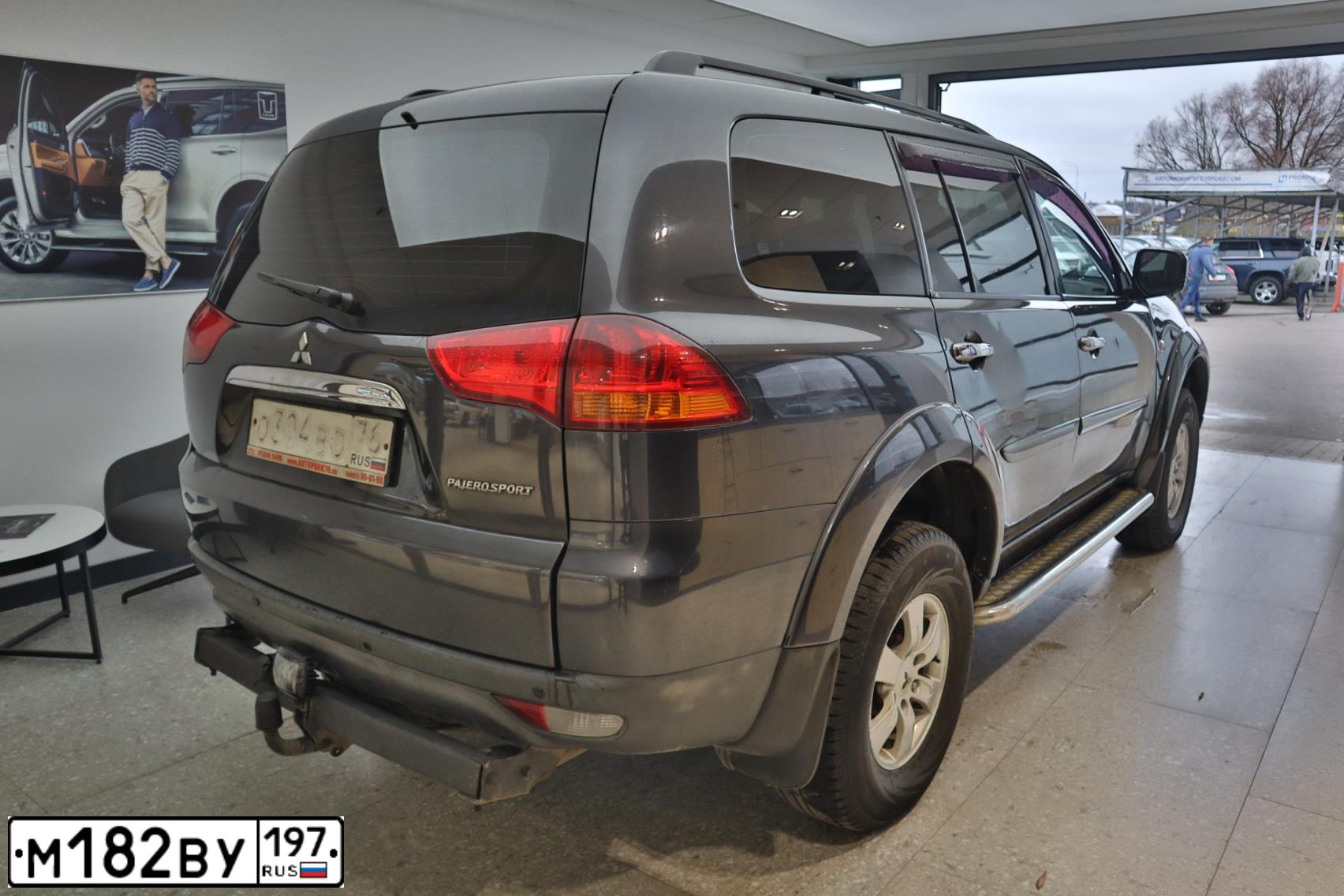 Фото автомобиля MITSUBISHI PAJERO SPORT, 2010 — госномер О304ВО76. Цвет: Серый