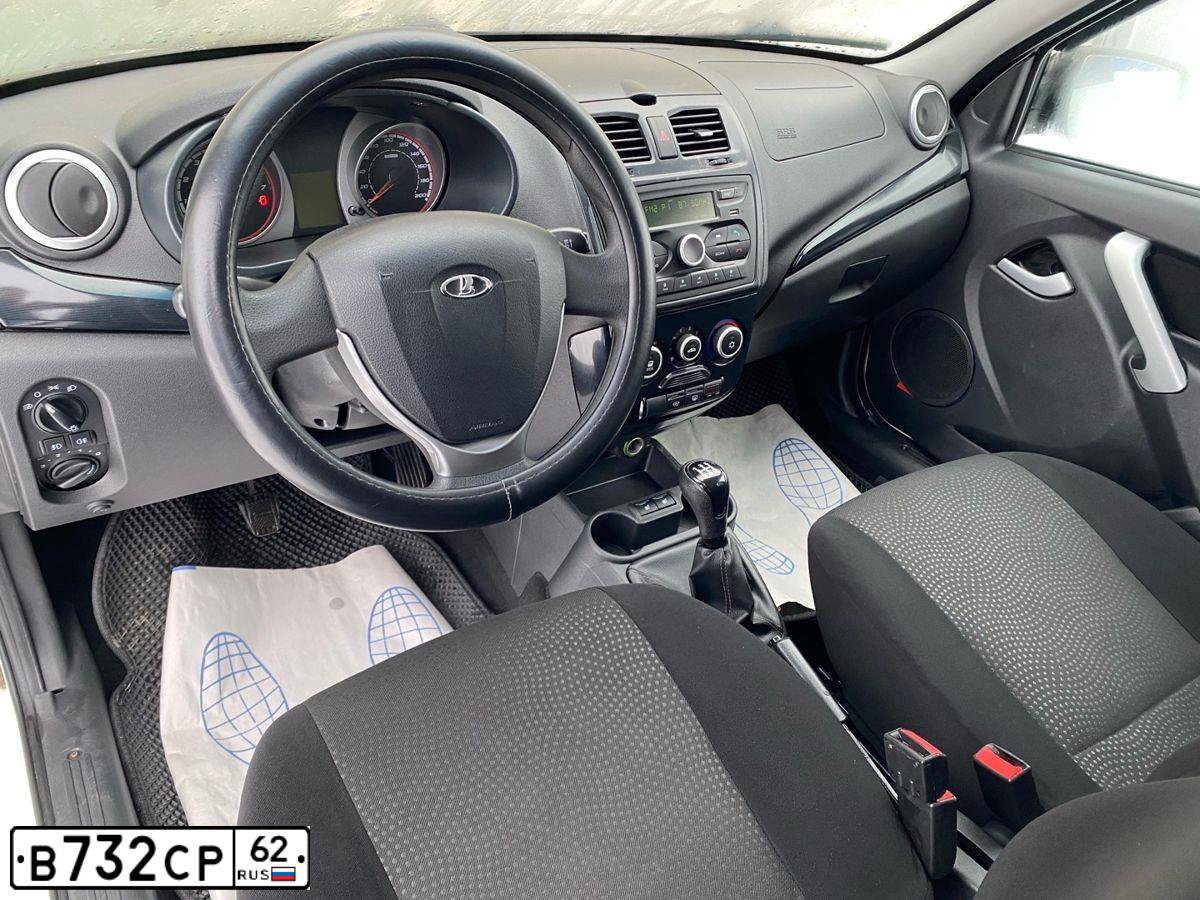 Фото автомобиля LADA KALINA, 2016 — госномер А449УС147. Цвет: Белый