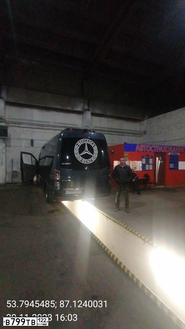 Фото автомобиля MERCEDES SPRINTER, 2008 — госномер В799ТВ122. Цвет: ЧЕРНЫЙ