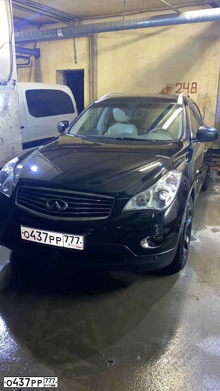 Фото автомобиля INFINITI QX50 /EX/, 2015 — госномер О366РР777. Цвет: ЧЕРНЫЙ