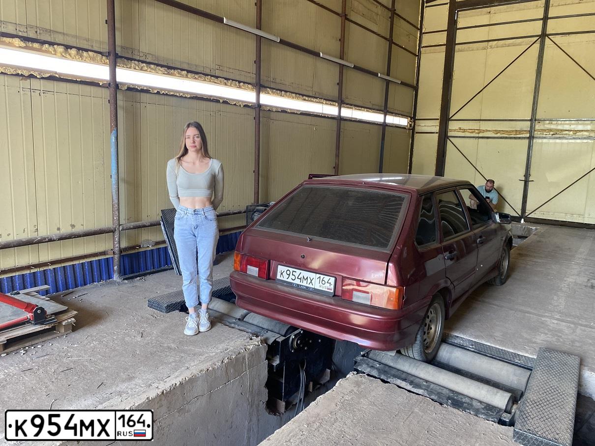 Фото автомобиля LADA 2114 SAMARA, 2004 — госномер К954МХ164. Цвет: МАЛИНОВЫЙ